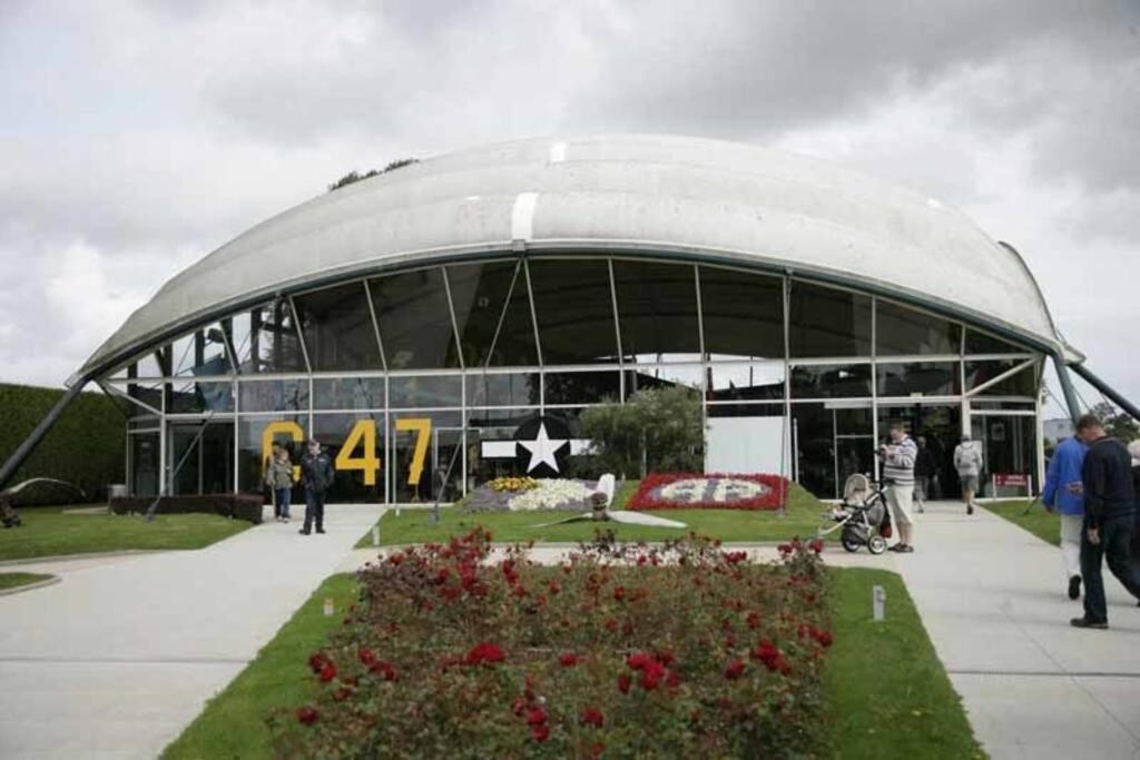 Sainte-Mère-Église Gite Le C-47 Proche Des Plages Du Debarquement מראה חיצוני תמונה